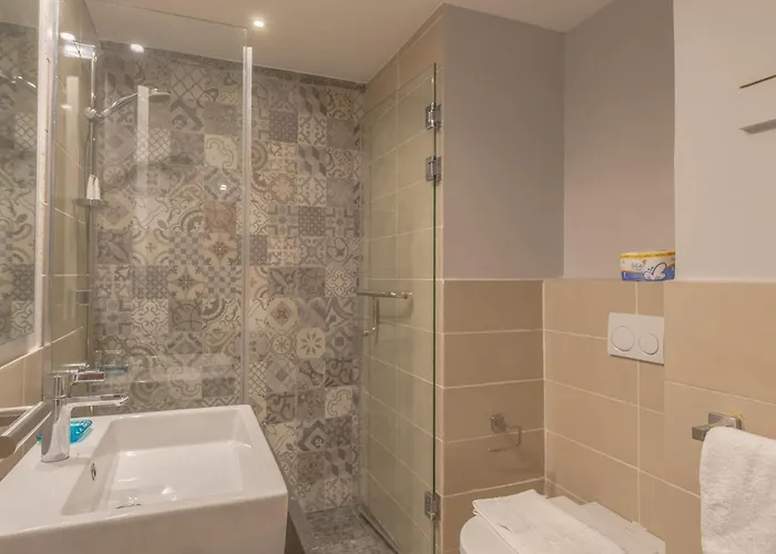 Upscale 2br Mosaique Marina Stay, Yachts & Sea Views Apartment