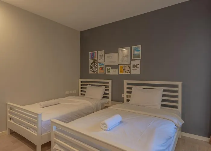 Upscale 2br Mosaique Marina Stay, Yachts & Sea Views Apartment