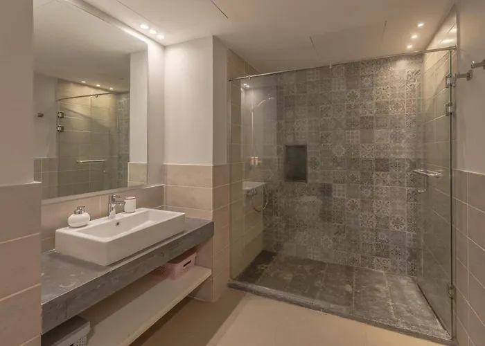 Upscale 2br Mosaique Marina Stay, Yachts & Sea Views *