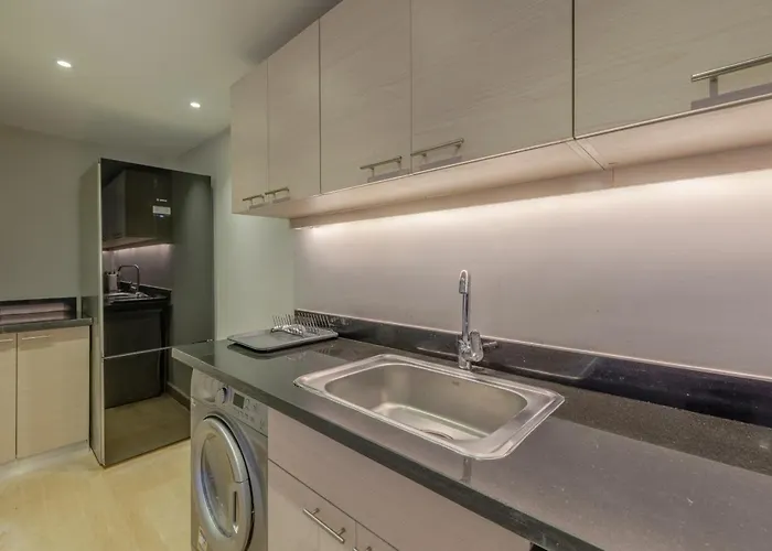 Upscale 2br Mosaique Marina Stay, Yachts & Sea Views Apartment