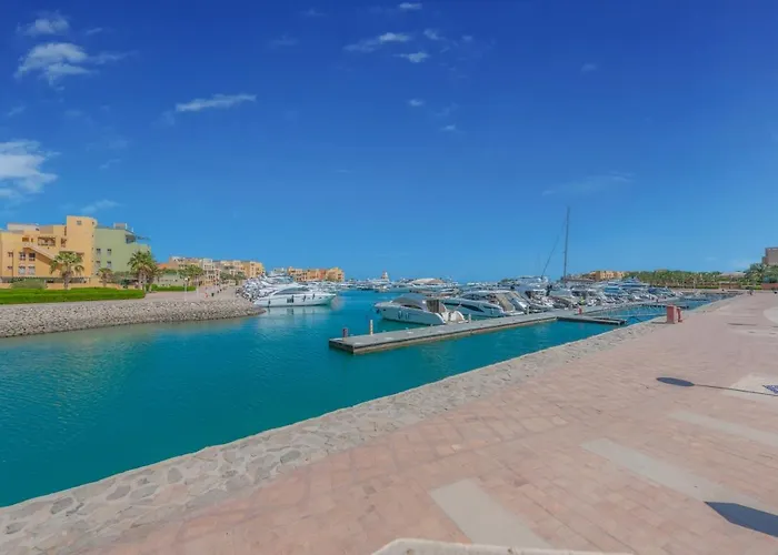 Upscale 2br Mosaique Marina Stay, Yachts & Sea Views Apartment Hurghada
