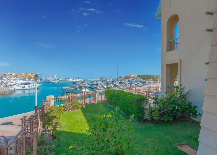Upscale 2br Mosaique Marina Stay, Yachts & Sea Views Apartment Hurghada