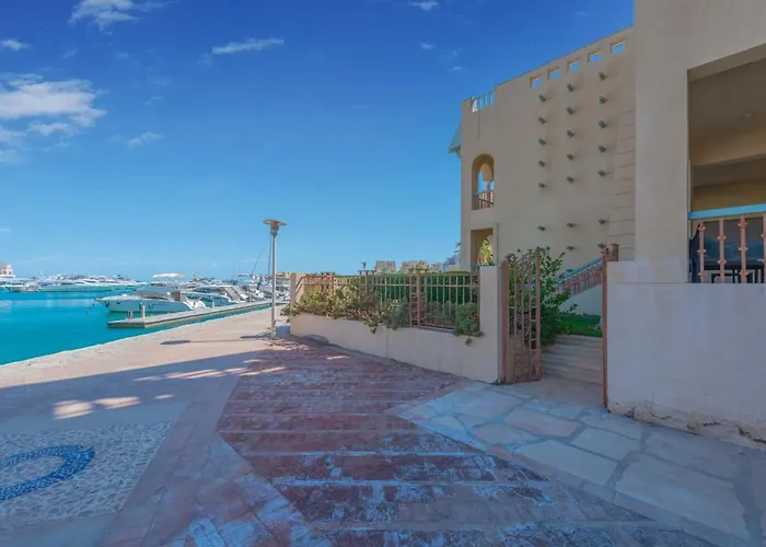 Upscale 2br Mosaique Marina Stay, Yachts & Sea Views Apartment Hurghada
